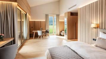 Junior Suite, Balcony, Garden View