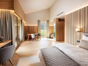 Junior Suite, Balcony, Garden View | In-room safe, blackout drapes, free WiFi - Schloss & Boutiquehotel Mitterhart (Vomp)