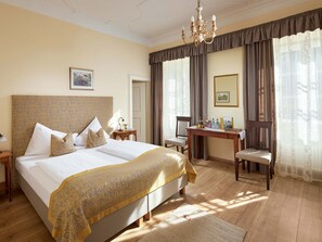 Caja de seguridad en la habitación, cortinas blackout y wifi gratis 