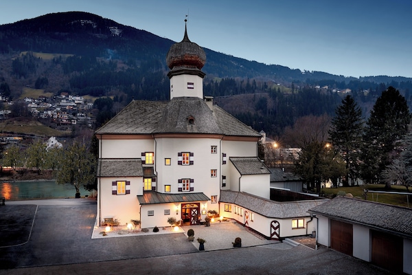 Vista frontal de la propiedad