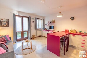 Interior - PURPLE HOUSE by Design Studio (Colico)