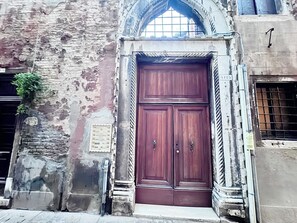 Exterior detail - Appartamento dei Templari by Ca-Sa Check (Venezia)