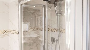 Shower, hair dryer, towels - Appartamento Ca’De la Madonna by Ca-Sa Check (Venezia)