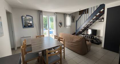Charmante maison avec piscine partagée, terrasse privée et jardin privé