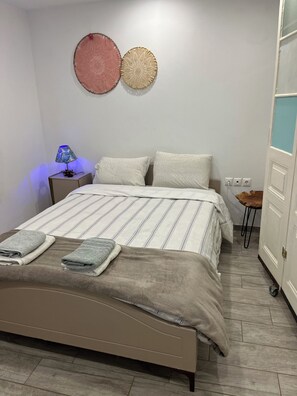 2 bedrooms, iron/ironing board, free WiFi, bed sheets - A modern farmhouse with big garden (56FJ+8P8 Trapeza)