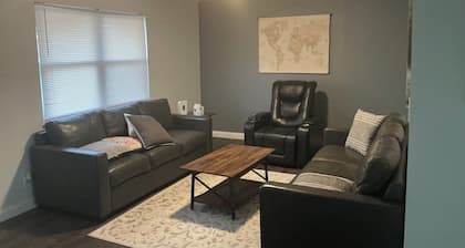 PERFECT MIAMI STAY 4-bedroom 2 bath with luxury shower in O