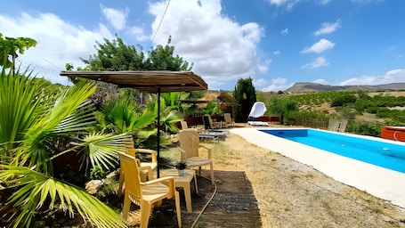 Pool. Country House 'La Serrana' with Mountain View, Wi-Fi and Air Conditioning