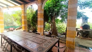 屋外ダイニングエリア