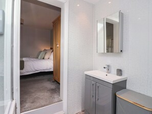 1 quarto, individualmente decorados, individualmente mobiliados