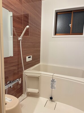 Hair dryer, towels, soap, toilet paper - [Kamigyo-ku, Kyoto, Japan｜120 sq.m.｜3 Tatami rooms｜Max. 9 people (京都市)