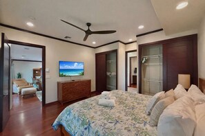 6 bedrooms, desk, iron/ironing board, free WiFi - @ Marbella Lane - Beachfront Sunset Haven (Waianae)