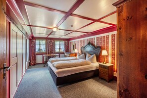 4 bedrooms, WiFi, bed sheets - Apartment 'Bachrainhof 1' with Mountain View, Private Garden and Wi-Fi (Sankt Blasien)