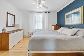 Blackout curtains, soundproofing, iron/ironing board - Maison familial Ville de Québec (Québec)