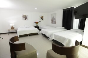 Family Quadruple Room, Sea View | Desk, laptop workspace, soundproofing, free WiFi - Hotel La Sultana (Tumaco)