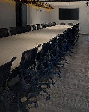 Imej tidak diklasifikasikan, 2 daripada 6, butang