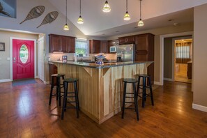 微波爐、焗爐、洗  碗機