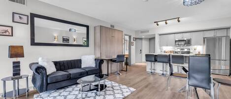 Fernseher, Kamin, Stereoanlage