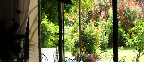 تناول الطعام