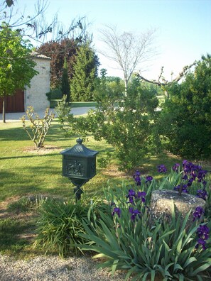 Unclassified image, 3 of 15, button - Guest Rooms 'La Maison de Piquereau' with Shared Pool, Wi-Fi, and Air Conditioning (Sauveterre-de-Guyenne)