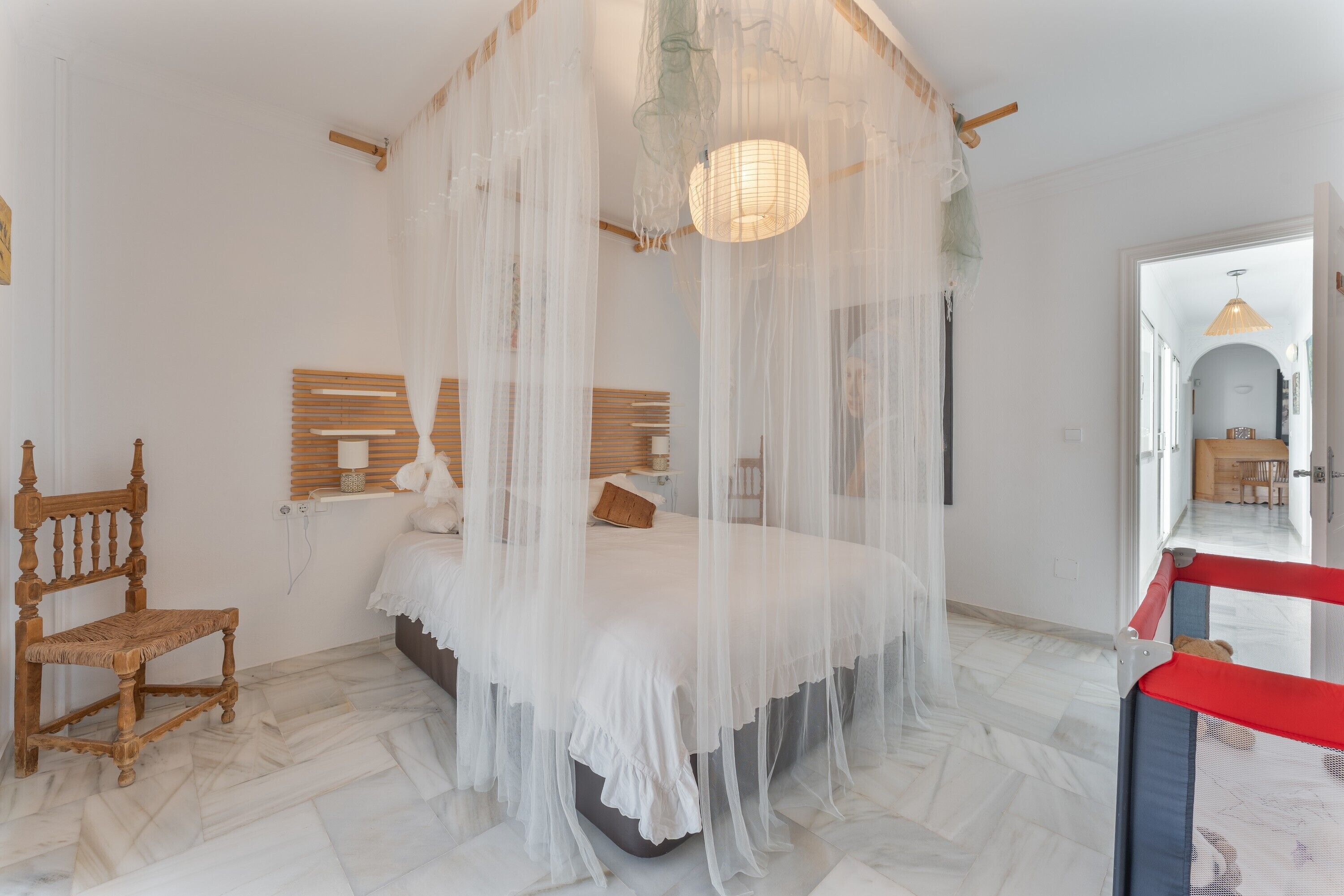 3 chambres, fer et planche à repasser, Wi-Fi, draps fournis