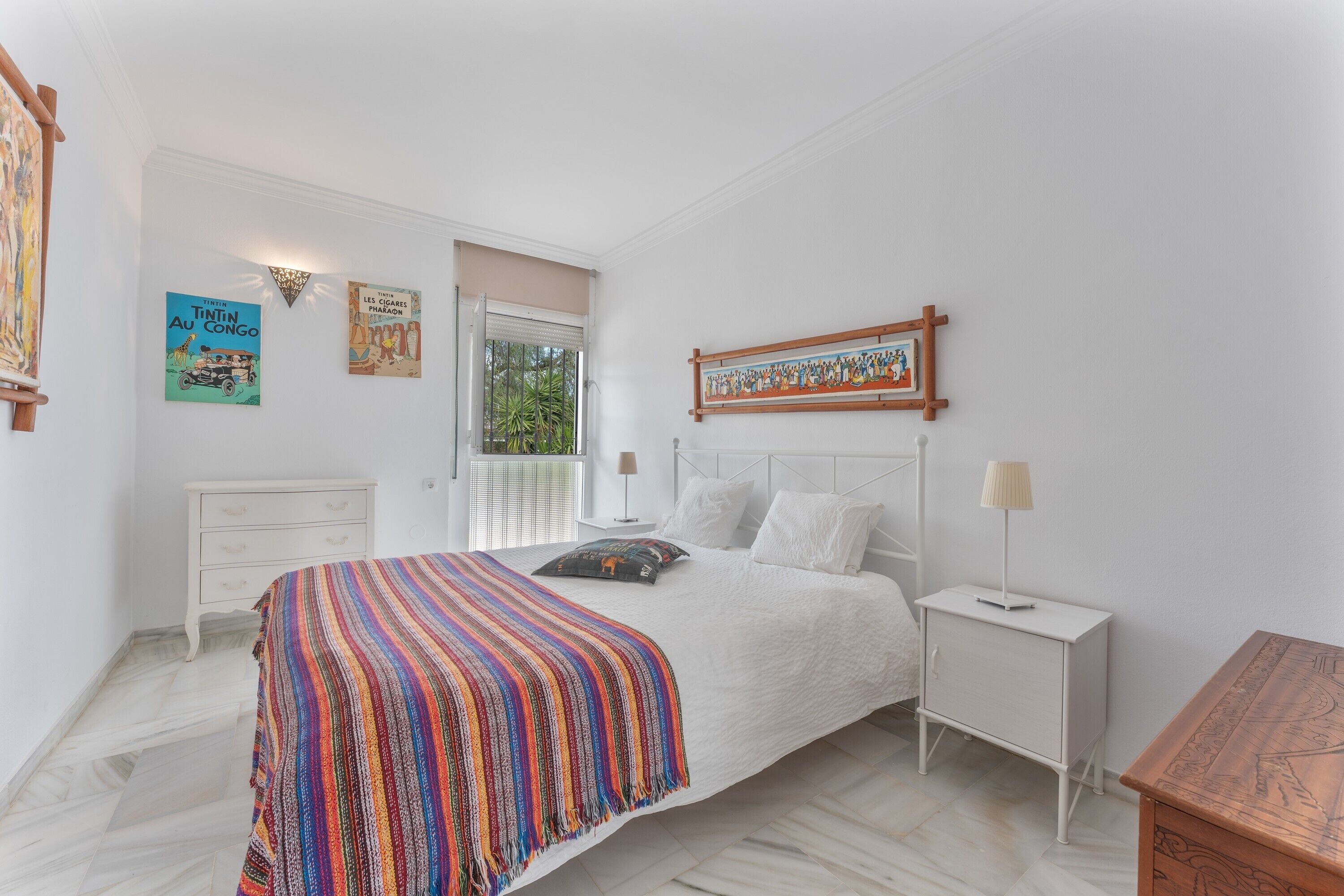 3 habitaciones, tabla de planchar con plancha, wifi y ropa de cama 