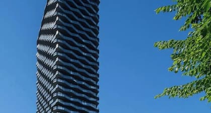 Bright and comfortable one bedroom plus den condo