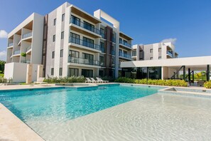 Pool - One-bedroom apartment in Vistacana, Punta Cana (Punta Cana)