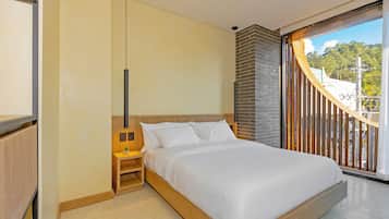 Habitación estándar doble | Colchones con acolchado adicional, caja fuerte, escritorio