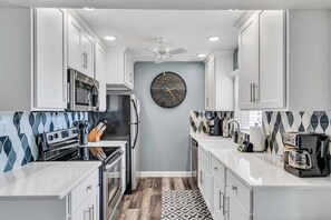 Fridge, microwave, oven, stovetop - Island Hideaway | Private Patio + Grill (Sarasota)