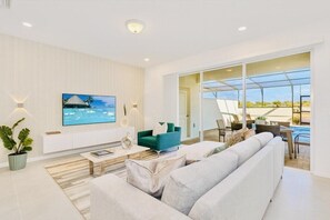 TV - Sleeps 11! 5BR Pool Home at Solterra Private Pool Near Disney! Theme rooms! (DAVENPORT)