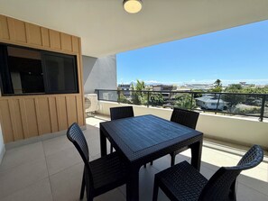 Outdoor dining - Studio Vairagi City, brand new in the center of Papeete, WiFi -Netflix -A/C (Papeete)