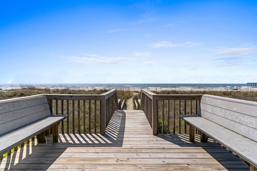BRAND NEW Oceanfront Dunes Condo w/ Balcony & Pool