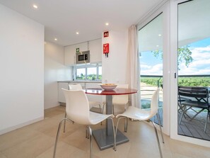 Dining - 🏖️ White Golden - AC - Wi-Fi - Access Pools & Beach Included (Cabanas de Tavira)