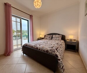 1 bedroom, iron/ironing board, Internet, bed sheets - Sun & Terrace Tavira Escape - 10 mins City Center - Quiet (Tavira)