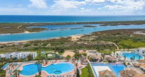 Pool - Golden Seaside Villa: Beach and Pool Access Included (Cabanas de Tavira)