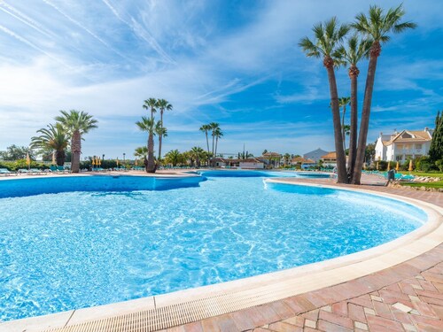 Golden Seaside Villa: Beach and Pool Access Included