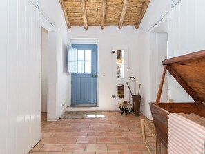 Interior - Casa Formosa: Tranquil Tradition (Santa Luzia Tavira)