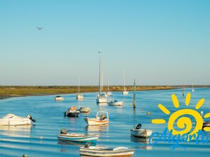 Marina - Casa Mergoux - 15 mins walk City Center - Quiet - Spacious (Tavira)