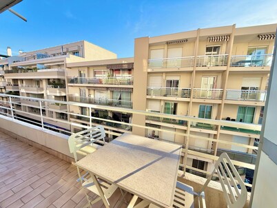 Antibes City Center – 4 Guests