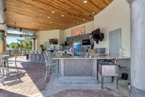 Bar (on property) - Comfortable 4BR Home in ChampionsGate near Disney (Davenport)