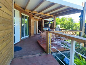 Outdoor dining - Panoramic view - Calm and serenity - Le Lys des Makes (Saint-Louis)