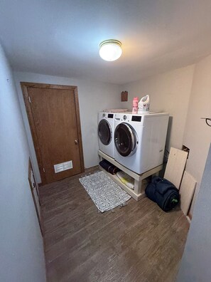 Unclassified image, 2 of 15, button - Spacious 4-bedroom house in peaceful Belle Fourche with AC (Belle Fourche)