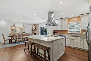 Fridge, microwave, oven, stovetop - NEW Luxury Home w/ Pool | Near AMI Beaches (Bradenton)