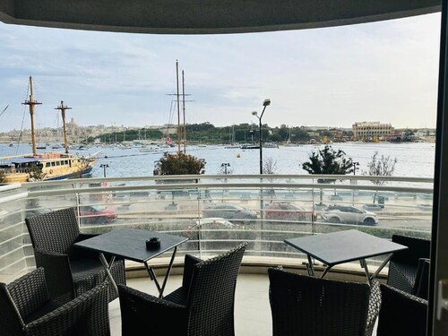 Valletta Harbour View - Grand