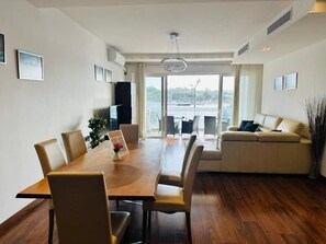 Superior Apartment, Balcony, Sea View | Dining - Valletta Harbour View - Grand (Sliema)