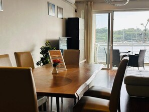 Dining - Valletta Harbour View - Grand (Sliema)