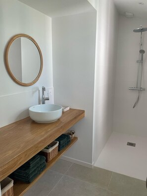 Shower, hair dryer - New house in Noirmoutier en l'île, near Sableaux (Noirmoutier-en-l'Île)
