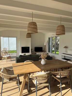 Dining - New house in Noirmoutier en l'île, near Sableaux (Noirmoutier-en-l'Île)