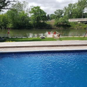 Unclassified image, 5 of 69, button - Stunning Lakeview King Suite Free Breakfast (Niagara Falls)