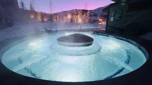 Top Floor Ski-In/Ski-Out at Base Camp One